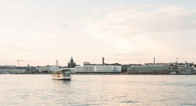 vesibussi merellä Helsingin edustalla